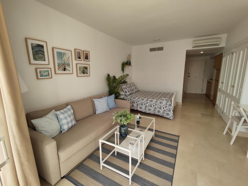 Estudio Puerto De Sotogrande Сан-Роке Экстерьер фото